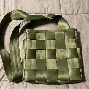 Harvey’s Seatbelt Bag. Olive green small messenger bag. Used, in good shape.